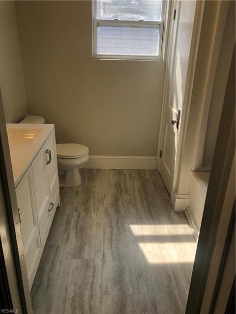 141 Bath St, Elyria, OH 44035 photo 9