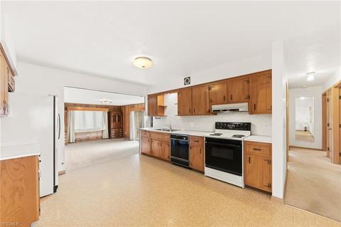 5360 Regency Dr, Parma, OH 44129 photo 16