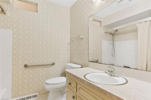 5360 Regency Dr, Parma, OH 44129 photo 31