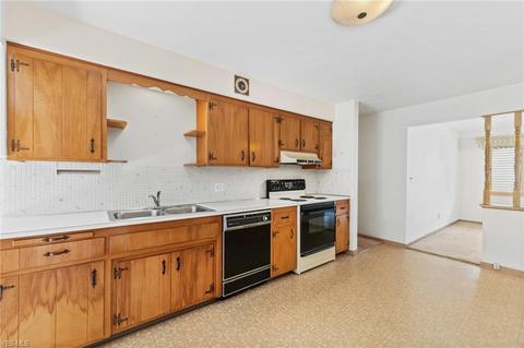 5360 Regency Dr, Parma, OH 44129 photo 19
