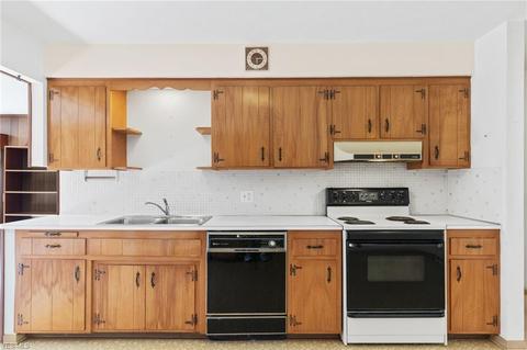 5360 Regency Dr, Parma, OH 44129 photo 18