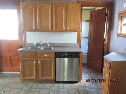 1861 E 31st St, Lorain, OH 44055 photo 9