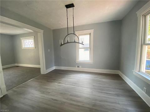 248 Spruce St, Elyria, OH 44035 photo 7