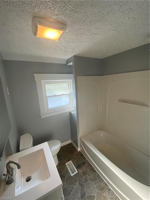 248 Spruce St, Elyria, OH 44035 photo 20