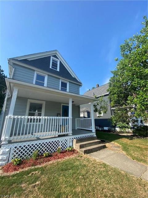 248 Spruce St, Elyria, OH 44035 photo 2