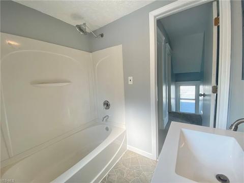 248 Spruce St, Elyria, OH 44035 photo 18