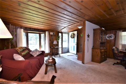 141 E 272nd St, Euclid, OH 44132 photo 3