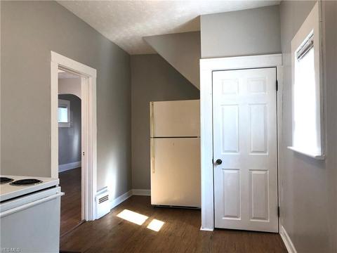 718 Lucille Ave, Akron, OH 44310 photo 5