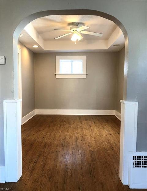 718 Lucille Ave, Akron, OH 44310 photo 3