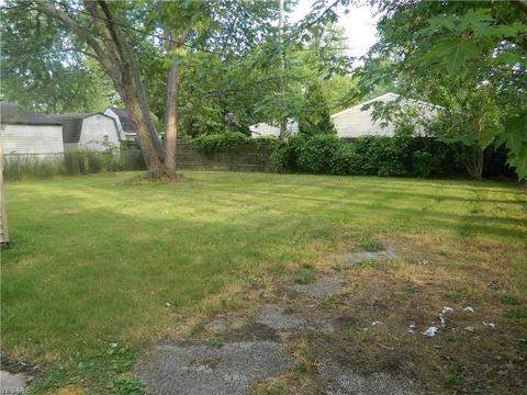 741 Delaware Ave, Elyria, OH 44035 photo 9