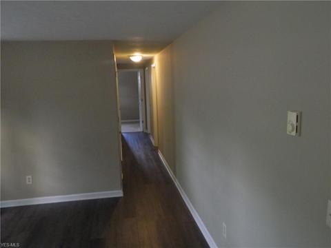 741 Delaware Ave, Elyria, OH 44035 photo 5