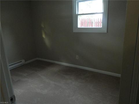 741 Delaware Ave, Elyria, OH 44035 photo 8