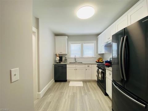 1534 E 290th St, Wickliffe, OH 44092 photo 8