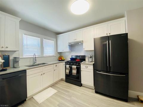 1534 E 290th St, Wickliffe, OH 44092 photo 3