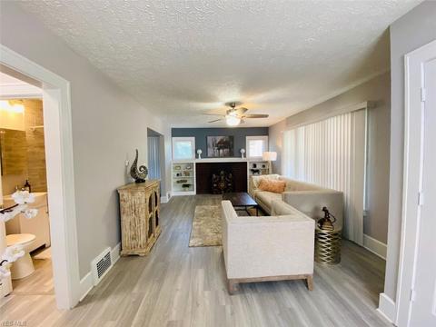 1534 E 290th St, Wickliffe, OH 44092 photo 2