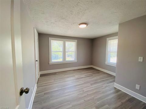 1534 E 290th St, Wickliffe, OH 44092 photo 11