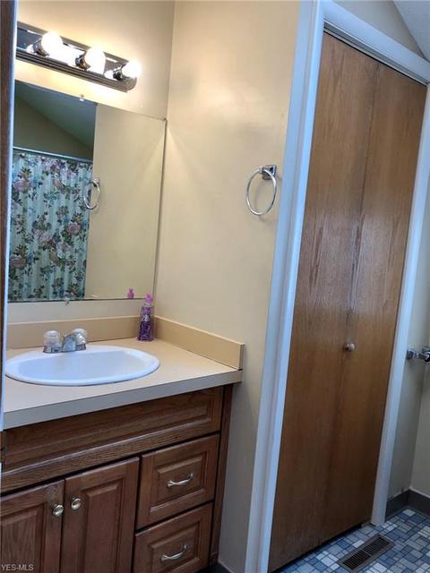 499 Poland Ave, Struthers, OH 44471 photo 11