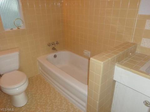 7296 Whitaker Dr, Parma, OH 44130 photo 17