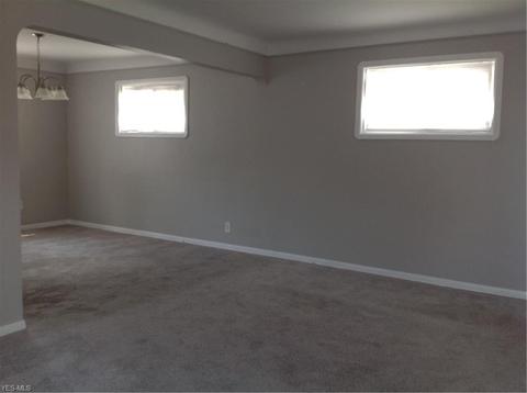 2807 Commonwealth Dr, Parma, OH 44134 photo 10