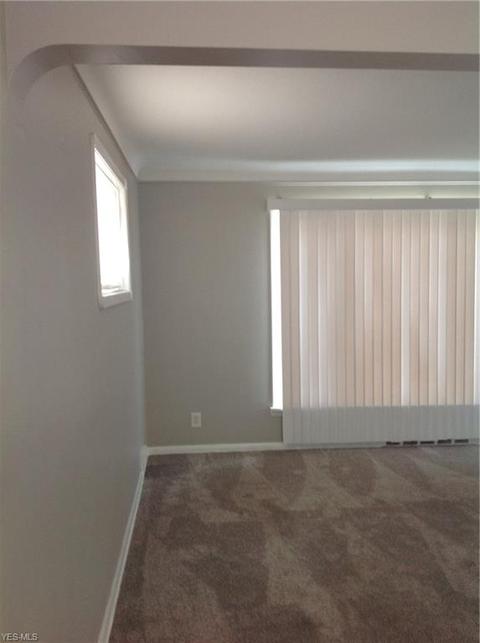 2807 Commonwealth Dr, Parma, OH 44134 photo 9
