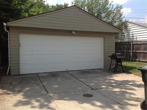 2807 Commonwealth Dr, Parma, OH 44134 photo 24
