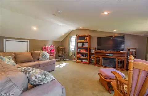2233 W 11th St, Ashtabula, OH 44004 photo 8
