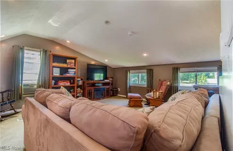 2233 W 11th St, Ashtabula, OH 44004 photo 6