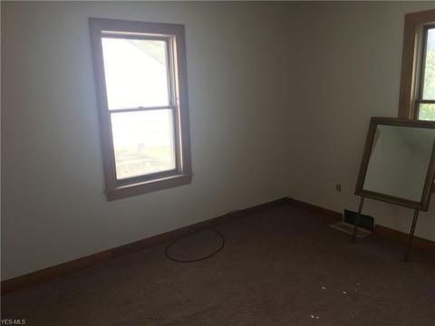 52 E Oakland Blvd, Struthers, OH 44471 photo 7