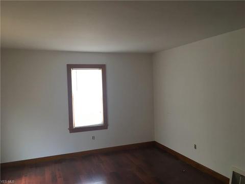 52 E Oakland Blvd, Struthers, OH 44471 photo 5