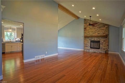 3236 Grenfall Rd, Norton, OH 44203 photo 3
