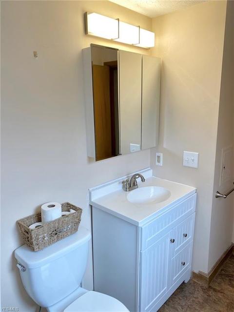 1911 E 290th St, Wickliffe, OH 44092 photo 12