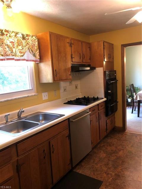 1911 E 290th St, Wickliffe, OH 44092 photo 6