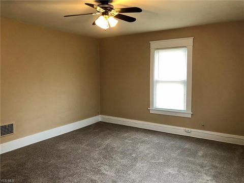 201 Center St, Struthers, OH 44471 photo 19