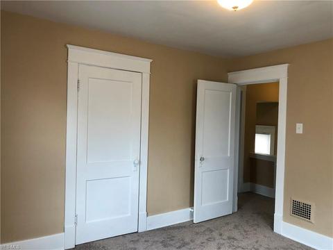 201 Center St, Struthers, OH 44471 photo 15