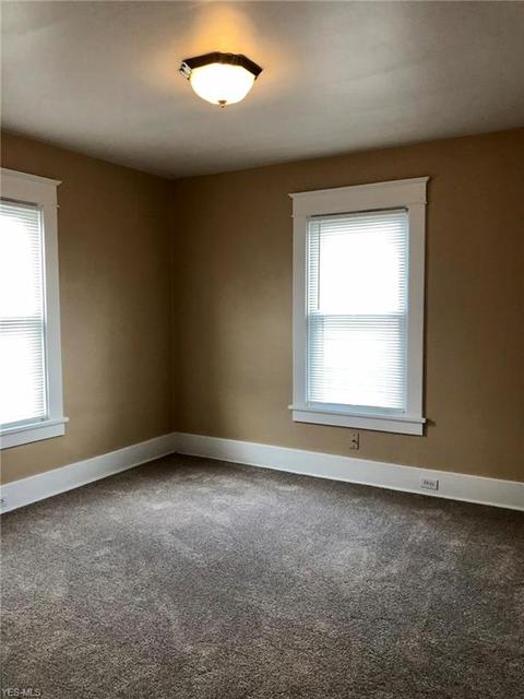 201 Center St, Struthers, OH 44471 photo 16