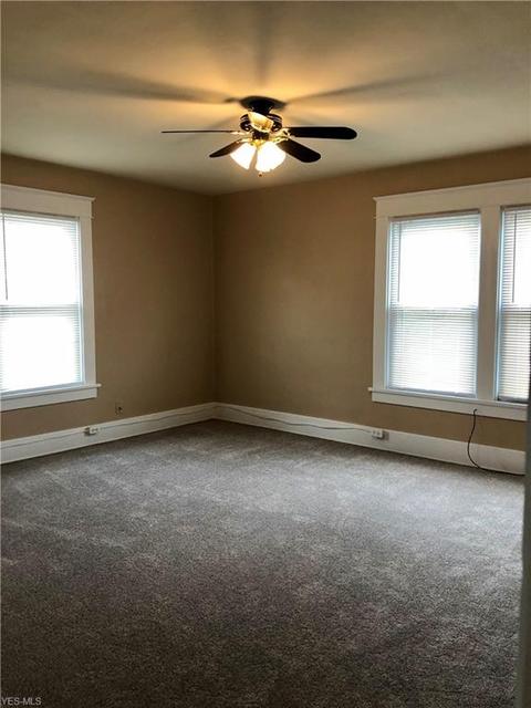 201 Center St, Struthers, OH 44471 photo 17