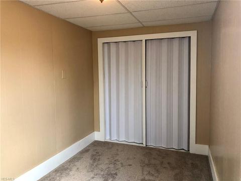 201 Center St, Struthers, OH 44471 photo 7