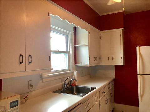 201 Center St, Struthers, OH 44471 photo 9