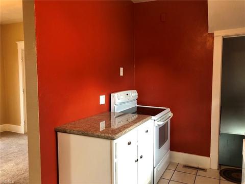 201 Center St, Struthers, OH 44471 photo 10