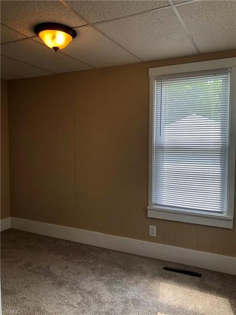 201 Center St, Struthers, OH 44471 photo 6
