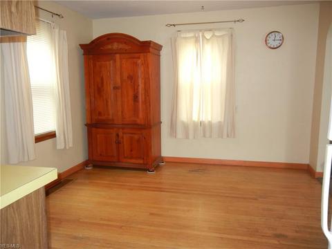 1104 Arlington Ave NW, Canton, OH 44708 photo 4