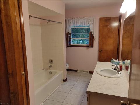 107 Timberlane Dr, Elyria, OH 44035 photo 18