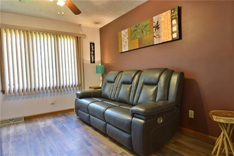 38 Woodview Ave, Youngstown, OH 44512 photo 15