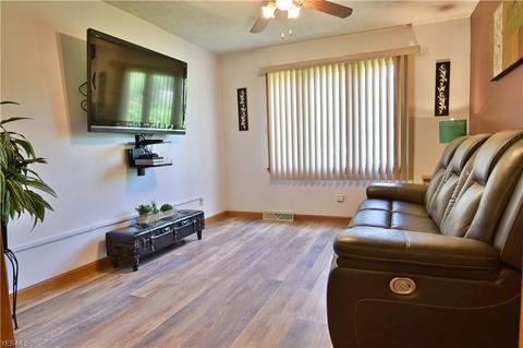 38 Woodview Ave, Youngstown, OH 44512 photo 14