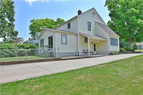 38 Woodview Ave, Youngstown, OH 44512 photo 2