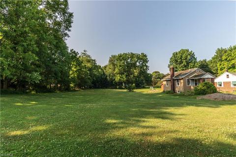 230 E Comet Rd, Clinton, OH 44216 photo 2