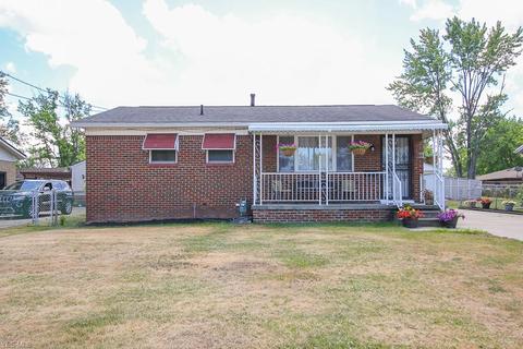 1964 E 37th St, Lorain, OH 44055 photo 2