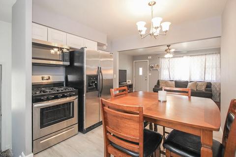 1964 E 37th St, Lorain, OH 44055 photo 9