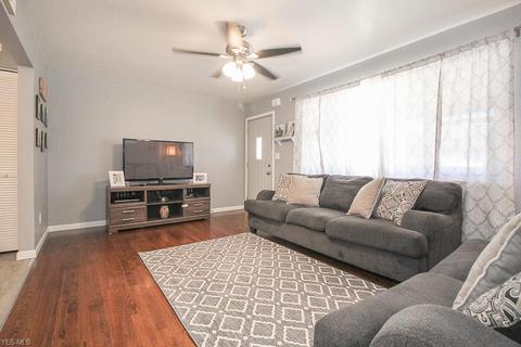 1964 E 37th St, Lorain, OH 44055 photo 6