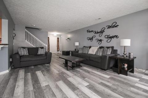 4551 Blush Ct, Lorain, OH 44053 photo 3